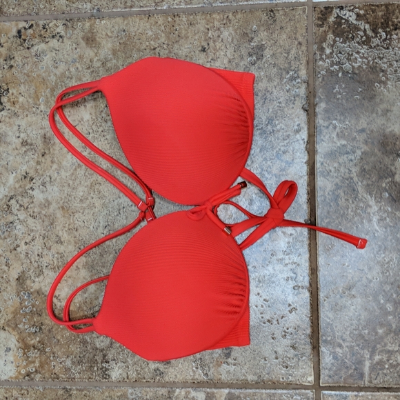 Shade & Shore Other - Shade & shore bikini top 34d